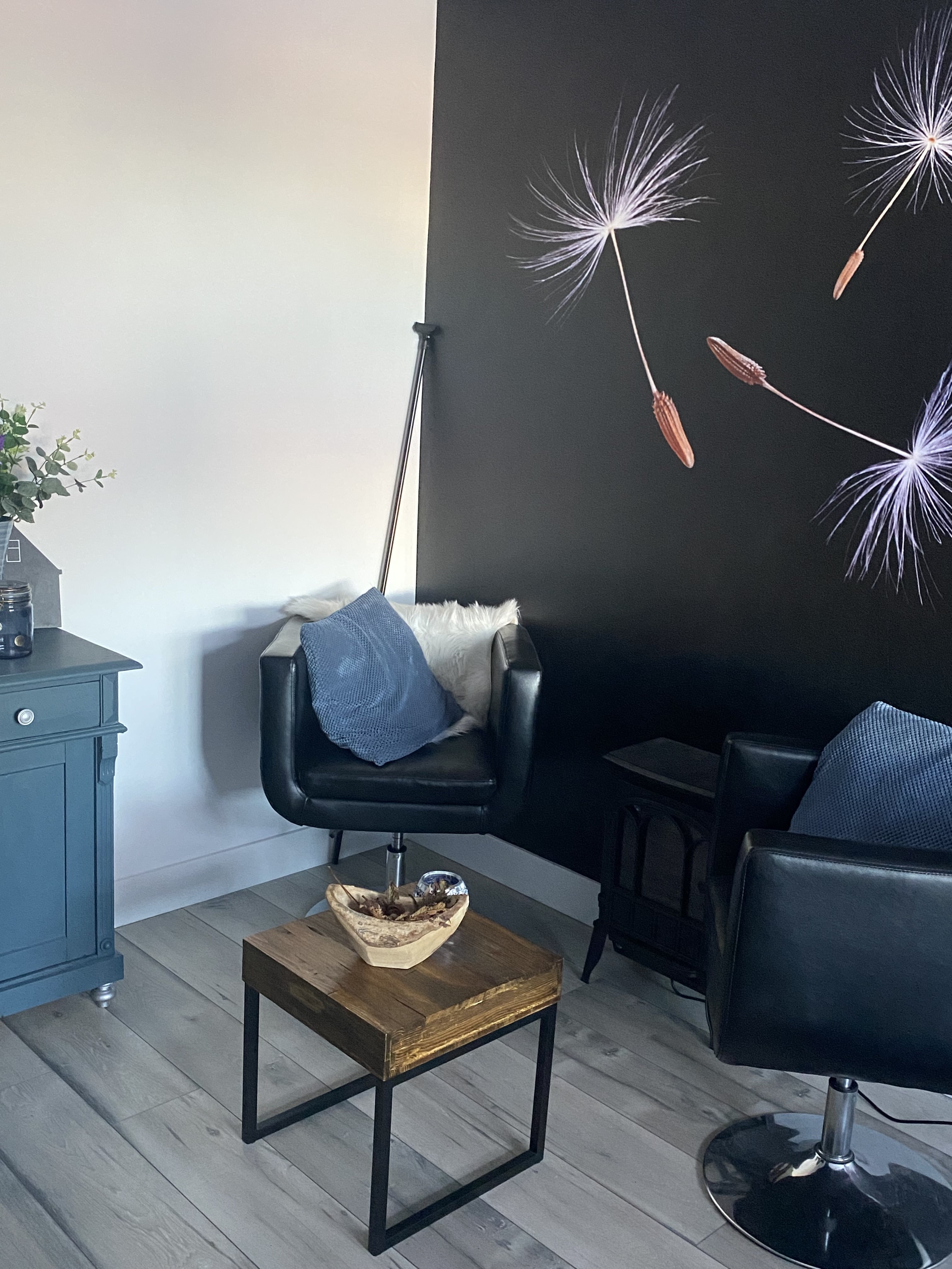 Binnenkant Wenskamer stoelen